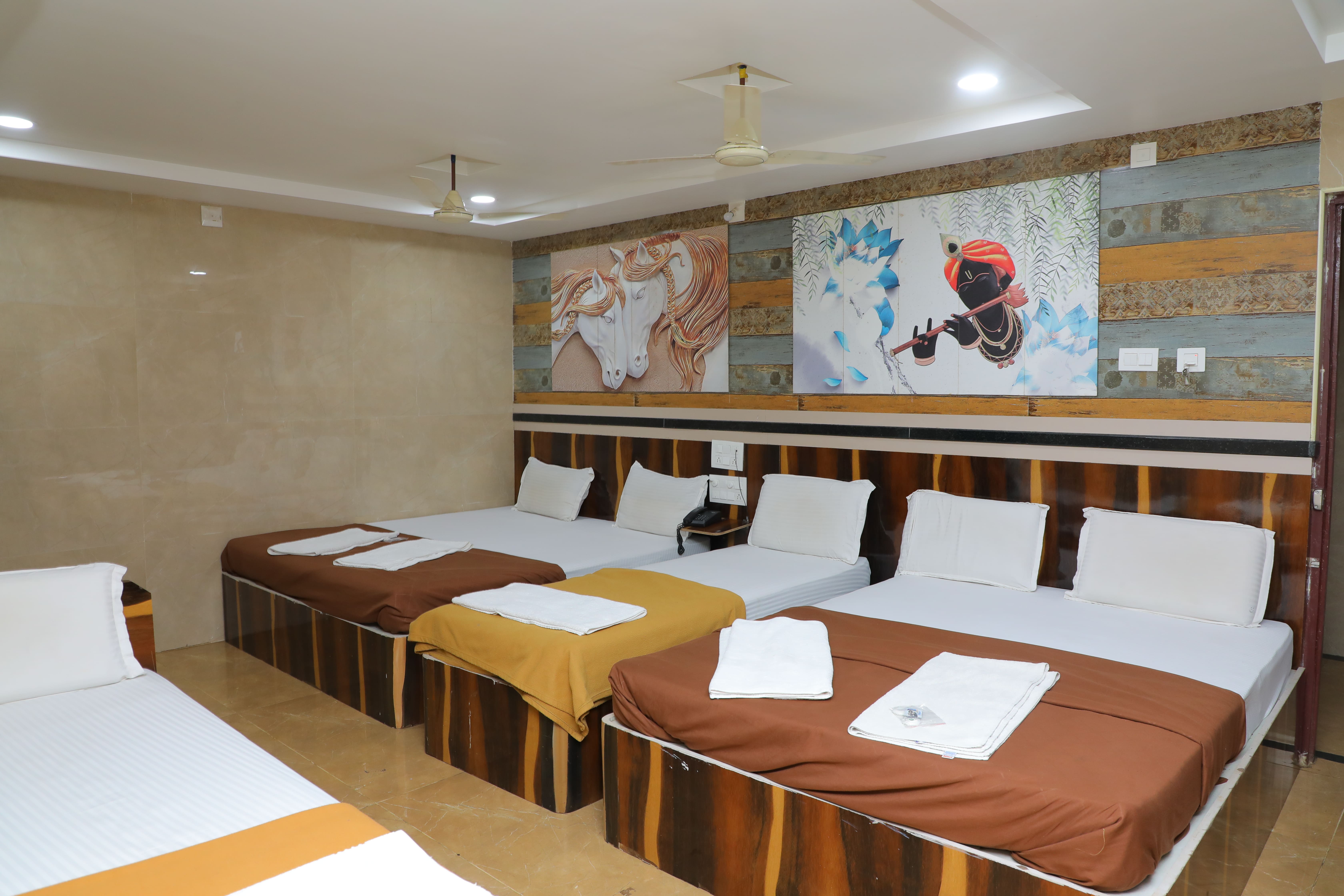Deluxe Six Bed Room gallery